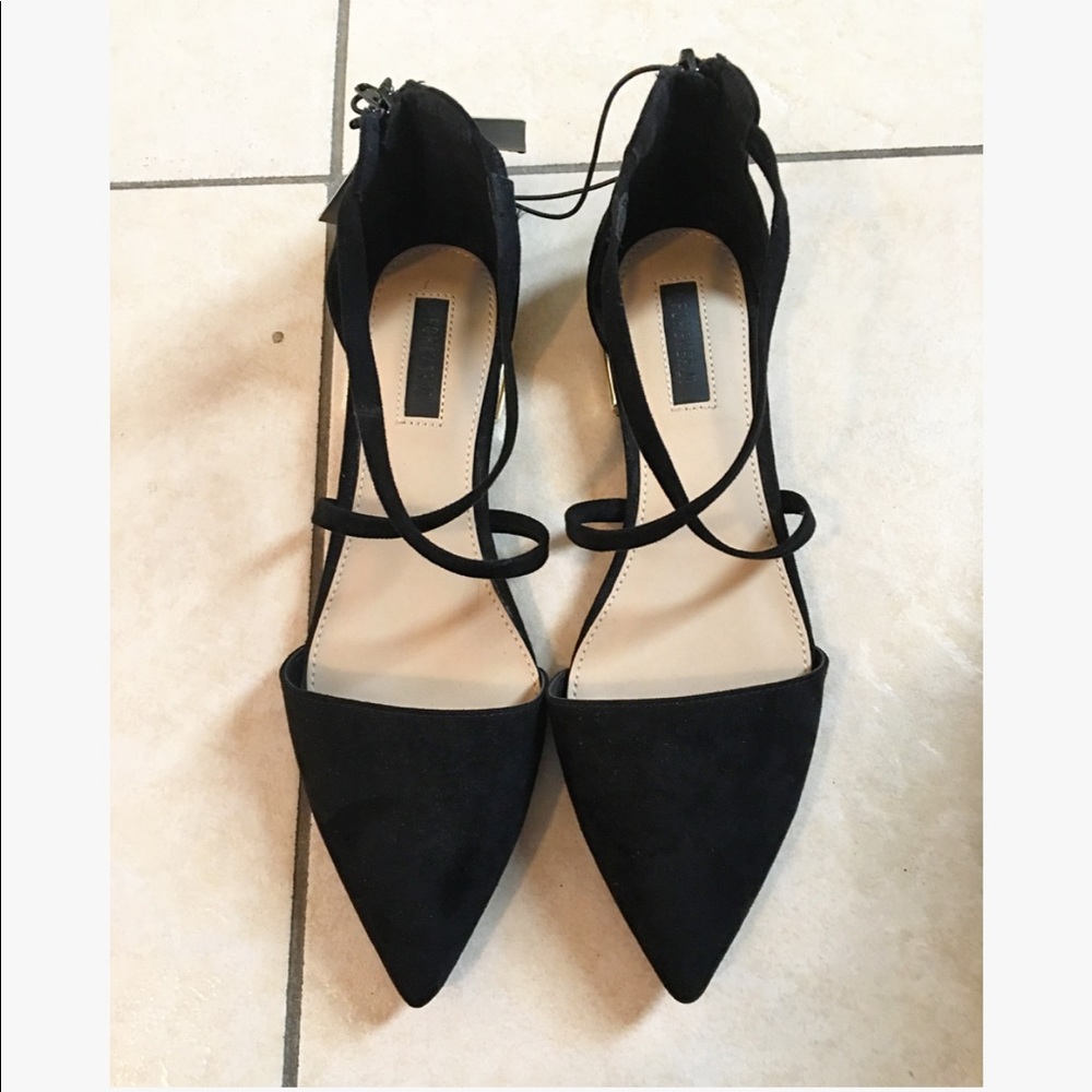 NWT F21 Cross-strap Flats with Gold Heel